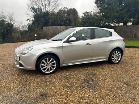 ALFA ROMEO GIULIETTA 2.0 JTDM-2 Veloce Euro 5 (s/s) 5dr